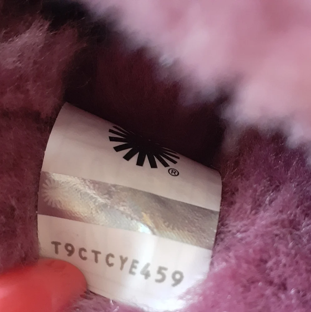 UGG new without
